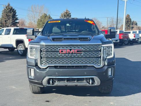 Used 2022 GMC Sierra 3500 Denali image 2