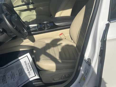 Used 2015 Ford Fusion SE w/ Equipment Group 202A image 17