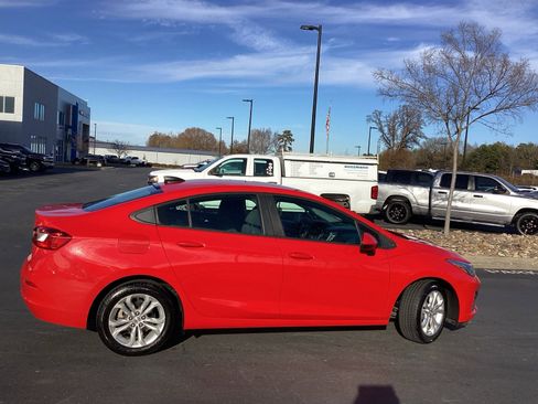 Used 2019 Chevrolet Cruze LS w/ LS Convenience Package image 5
