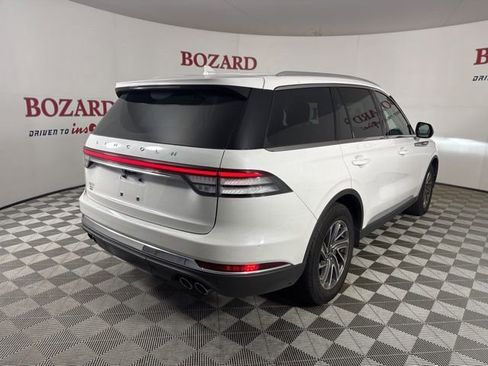 Used 2023 Lincoln Aviator 2WD w/ Class IV Trailer Tow Package image 8