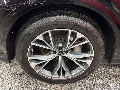 Used 2025 Audi Q8 Premium w/ Convenience Package image 9