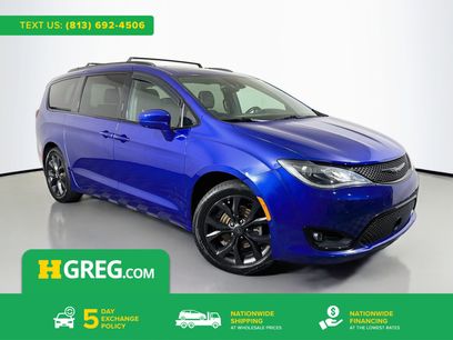 Used 2018 Chrysler Pacifica Touring-L Plus w/ Advanced Safetytec Group