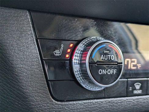 Used 2022 Mitsubishi Outlander SE image 25