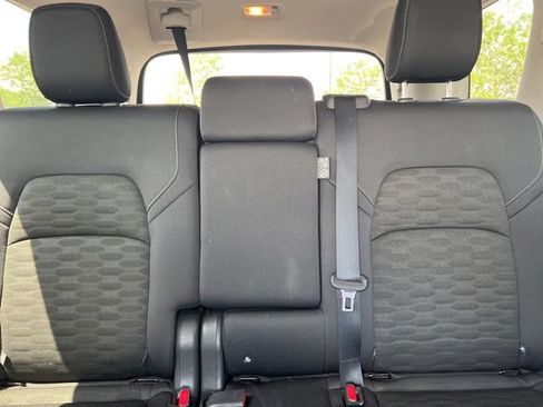Used 2025 Nissan Pathfinder SV AWD/4WD image 28