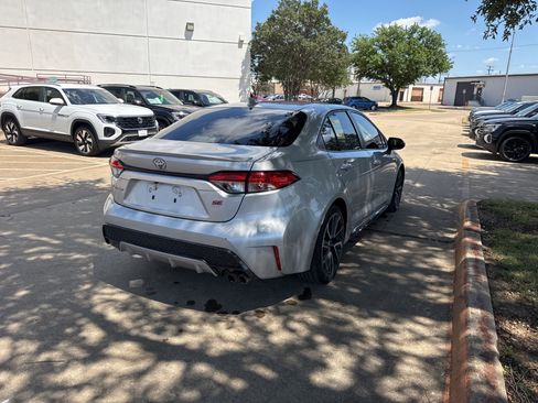 Used 2022 Toyota Corolla SE FWD image 4