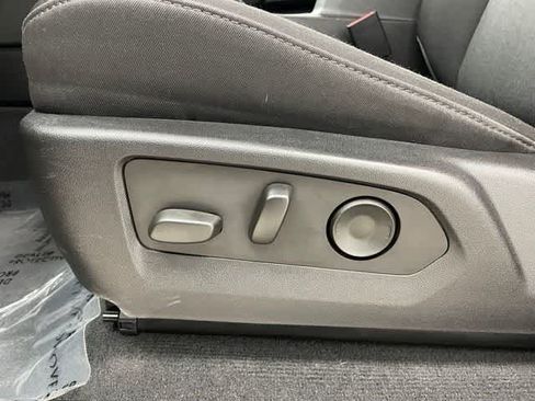 Certified 2023 Chevrolet Colorado Trail Boss w/ Technology Package AWD/4WD image 8
