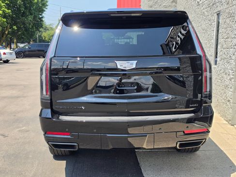 Used 2026 Cadillac Escalade ESV Platinum Sport w/ LPO, ONYX Package AWD/4WD image 5