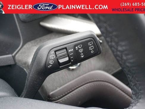 Used 2025 Ford Explorer Platinum w/ LUX Leather Package AWD/4WD image 32