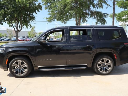 Used 2024 Jeep Wagoneer Series II w/ Flexible Seating Group AWD/4WD image 7