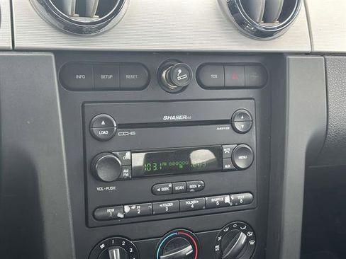Used 2006 Ford Mustang Deluxe RWD image 16