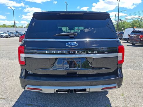 Certified 2024 Ford Expedition XLT AWD/4WD image 5