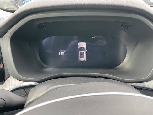 Used 2025 Volvo XC60 B5 Plus image 46