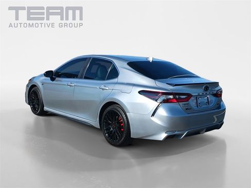 Used 2023 Toyota Camry SE image 5