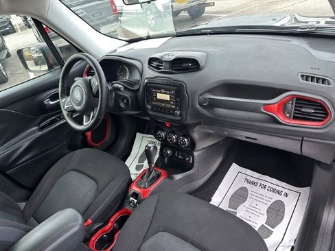 Used 2016 Jeep Renegade Trailhawk image 24