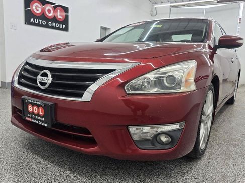 Used 2013 Nissan Altima 3.5 SL w/ Technology Pkg FWD image 10
