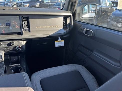New 2025 Ford Bronco Base image 18