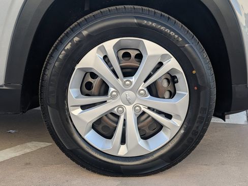 Certified 2024 Chevrolet Trax LS FWD image 6
