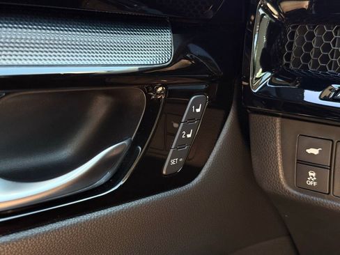 Used 2025 Honda CR-V EX-L image 19