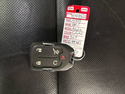 Used 2020 GMC Acadia SLT w/ Driver Alert Package II FWD image 35