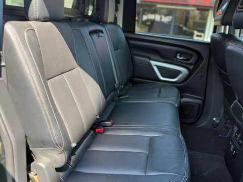 Used 2019 Nissan Titan SL w/ Chrome Package image 12