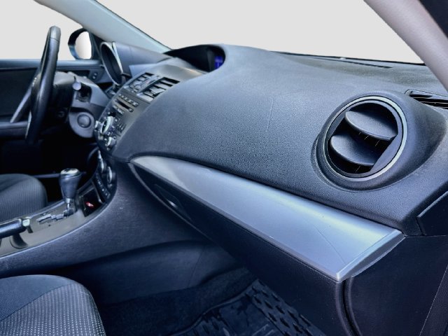 Used 2013 MAZDA MAZDA3 i Touring FWD image 28