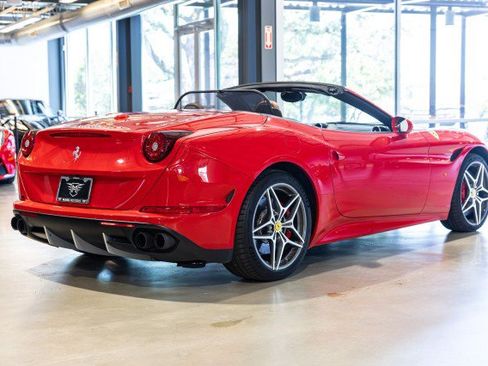 Used 2015 Ferrari California T RWD image 6
