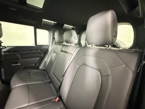 Used 2025 Land Rover Defender 110 X-Dynamic SE AWD/4WD image 24