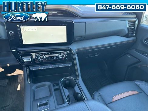 Used 2024 GMC Sierra 2500 AT4 w/ AT4 Premium Plus Package AWD/4WD image 11