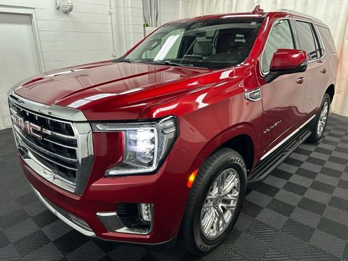 Used 2022 GMC Yukon SLT w/ SLT Premium Package AWD/4WD image 4