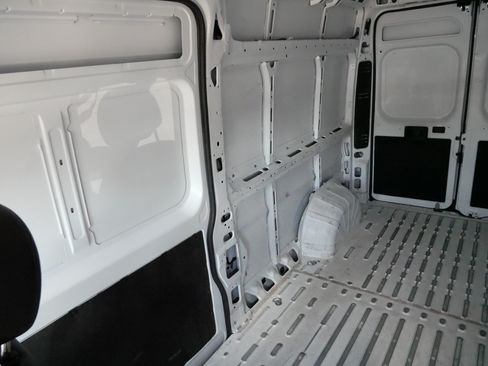 Used 2025 RAM ProMaster 2500 w/ Convenience Group FWD image 12