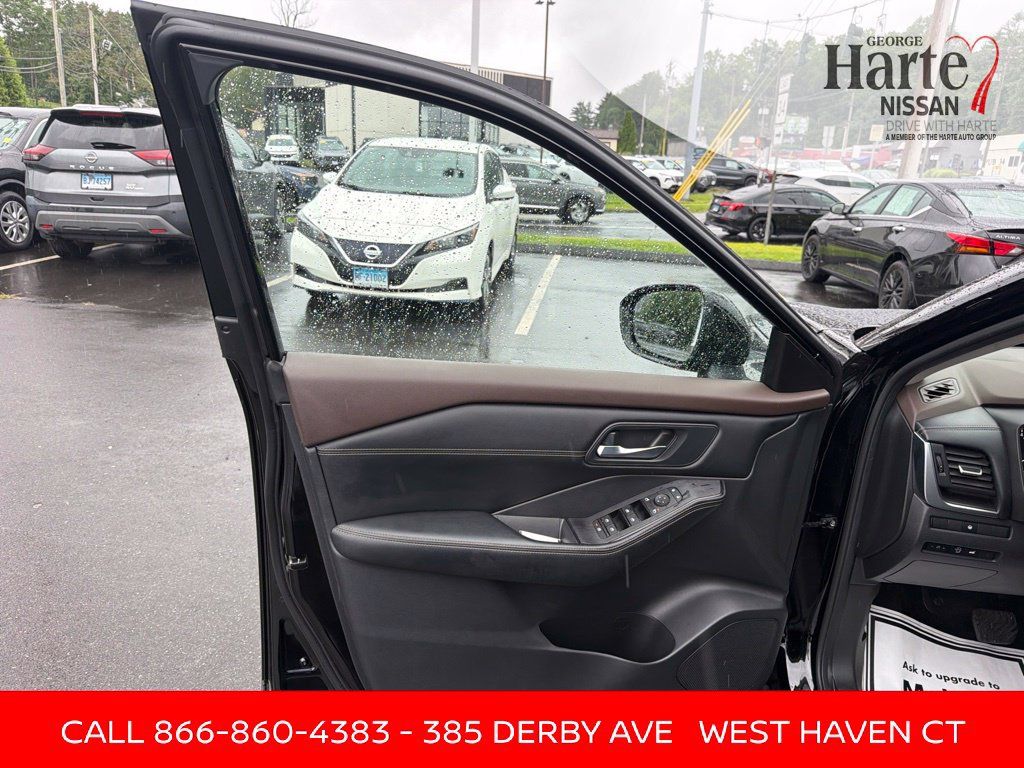 Certified 2023 Nissan Rogue SV w/ SV Premium B Package AWD/4WD image 12