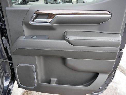 Used 2024 GMC Sierra 1500 Elevation image 17