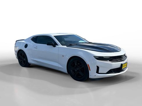 Used 2019 Chevrolet Camaro LT image 7