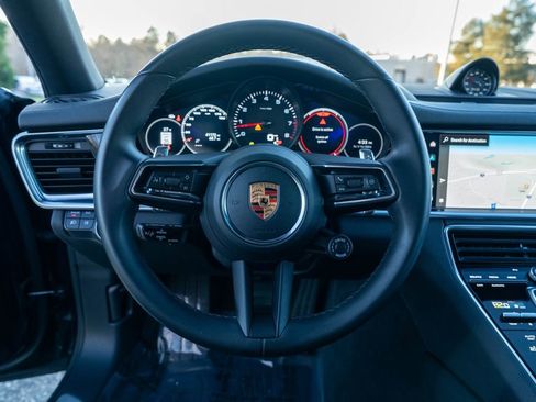 Used 2022 Porsche Panamera 4 w/ Premium Package AWD/4WD image 25