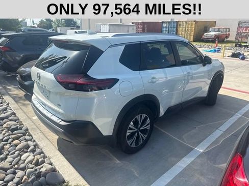 Used 2022 Nissan Rogue SV w/ SV Premium Package FWD image 2