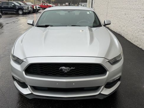 Used 2016 Ford Mustang V6 image 2