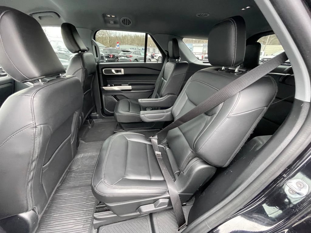 Used 2022 Ford Explorer XLT w/ Equipment Group 202A AWD/4WD image 18