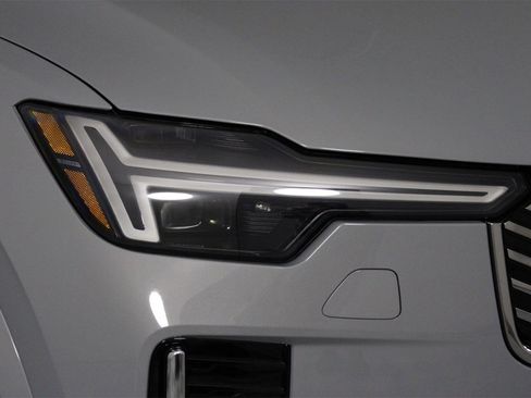 New 2026 Volvo XC90 T8 Plus image 14