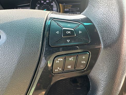 Used 2016 Ford Explorer XLT w/ Equipment Group 202A AWD/4WD image 18