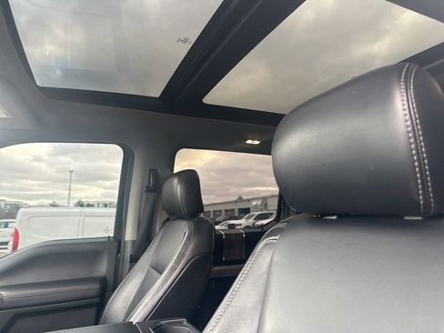 Used 2019 Ford F350 Lariat image 11