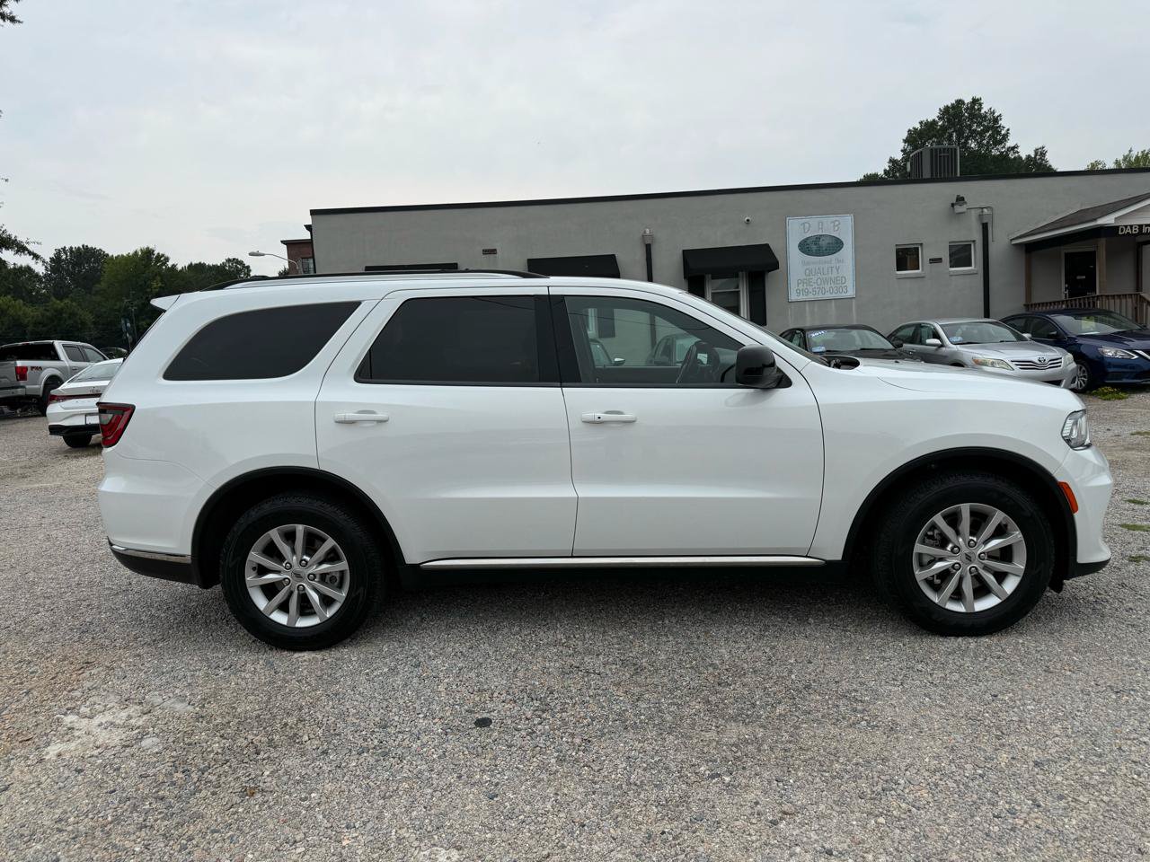 Used 2023 Dodge Durango SXT RWD image 4