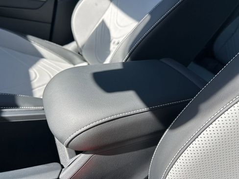 New 2026 Volkswagen Tiguan SE R-Line FWD image 32