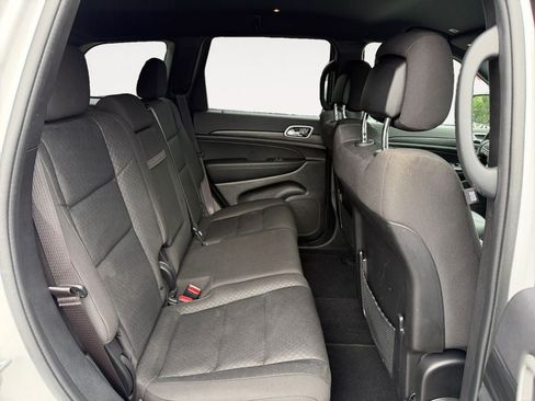 Used 2021 Jeep Grand Cherokee Laredo RWD image 23