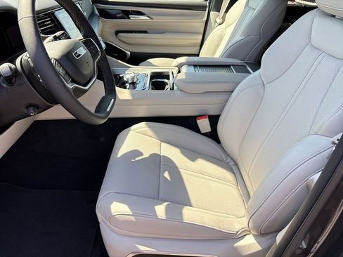 New 2026 Jeep Grand Wagoneer Limited AWD/4WD image 14