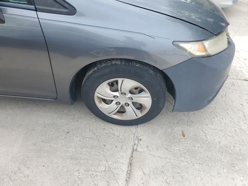 Used 2013 Honda Civic LX image 2