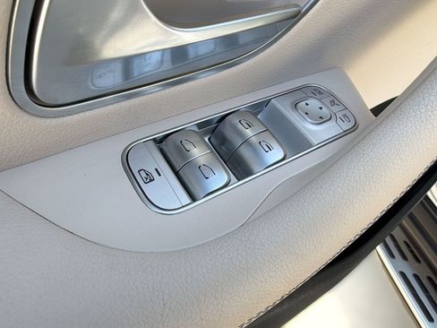 Used 2024 Mercedes-Benz GLS 450 4MATIC image 19