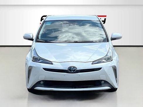 Used 2022 Toyota Prius Limited FWD image 2