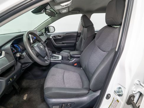 Used 2024 Toyota RAV4 XLE image 15