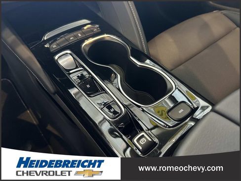 Used 2023 Buick Envision Essence FWD image 24