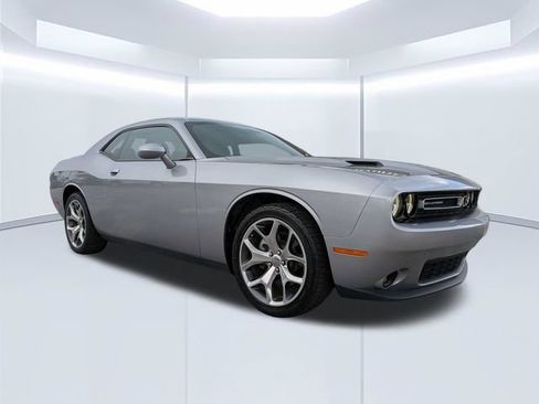 Used 2015 Dodge Challenger SXT Plus RWD image 2
